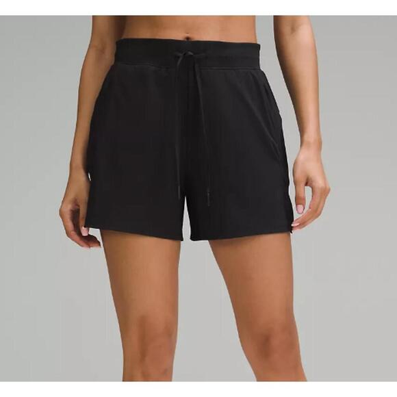 lululemon athletica Pants - Lululemon License to Train High-Rise Short 4" Black Size 6 NWT